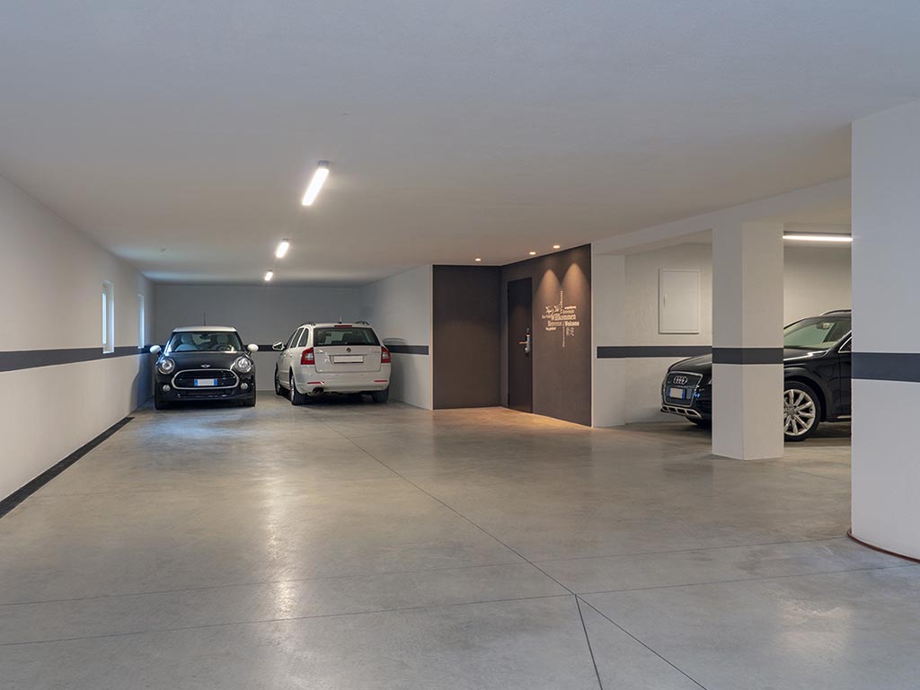 Garage - Garni Hotel Arya Alpine Lodge in Selva di Val Gardena