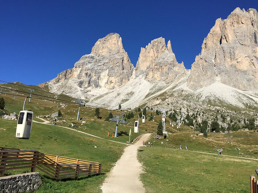 Gondola lift to the Forcella del Sassolungo in summer