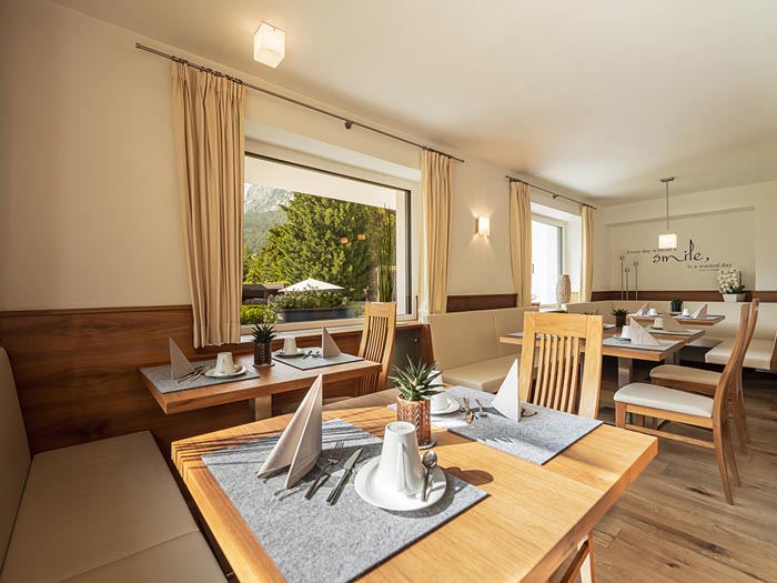 Breakfast room