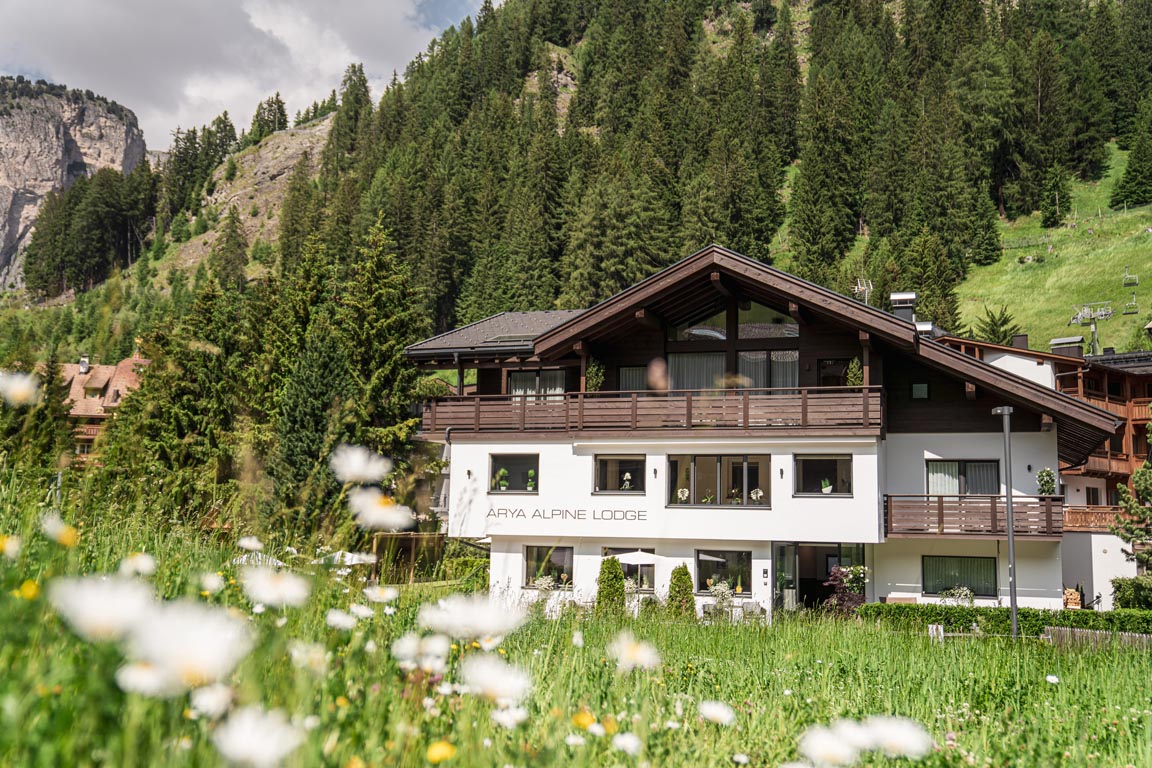 Dolomieten - Garni Hotel Arya Alpine Lodge in zomer