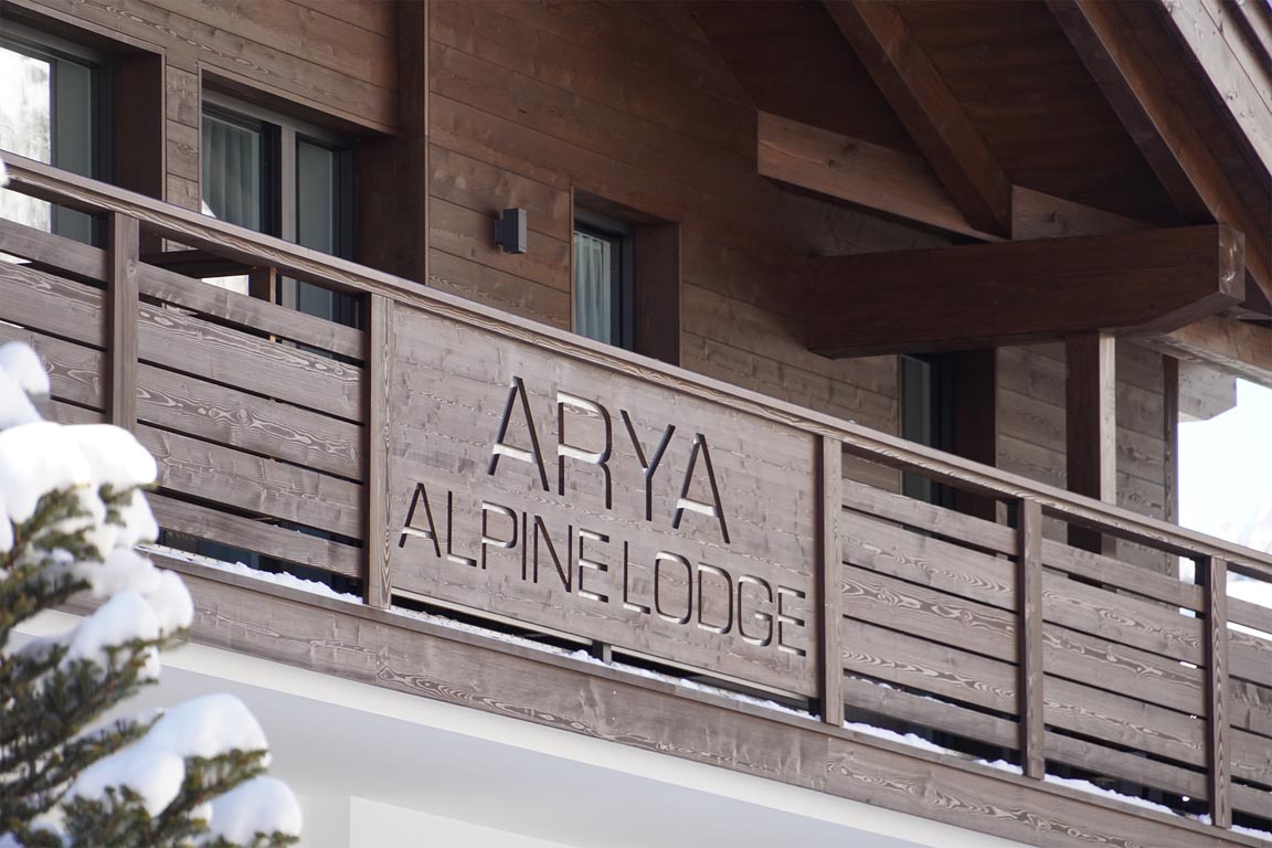 Booking Arya Alpine Lodge