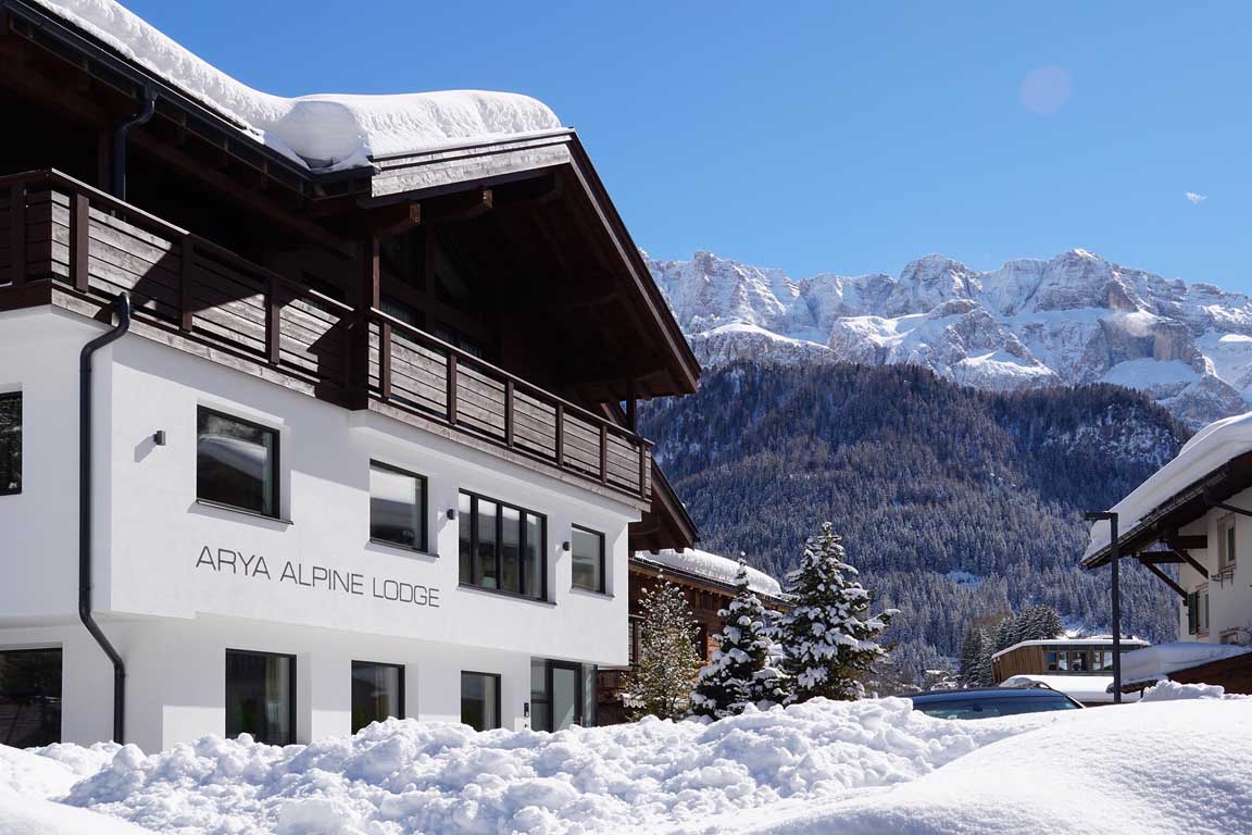 New boutique b&b hotel Arya Alpine Lodge directly on the ski slope