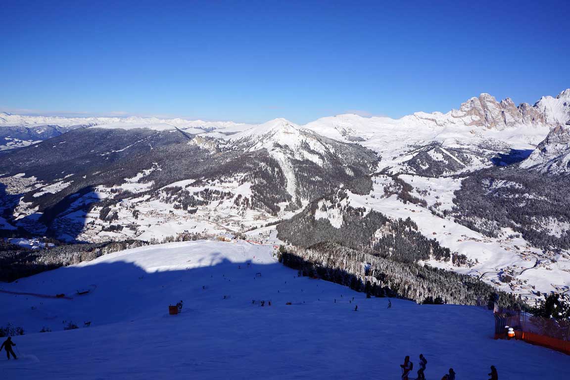 Ski slope Ciampinoi 3 in direction Selva/Wolkenstein