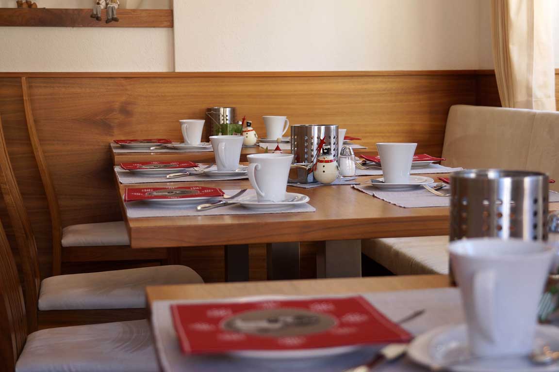 Sala colazione al Garni Hotel Arya Alpine Lodge