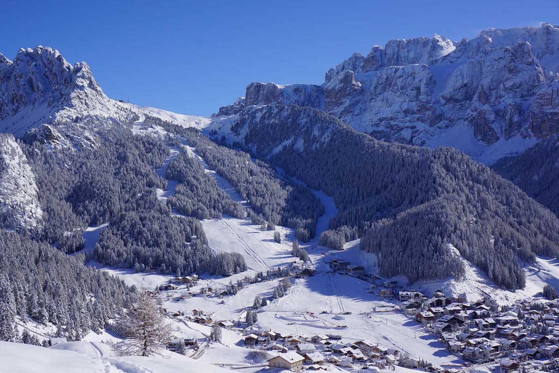 Skiurlaub im Februar im Skigebiet Wolkenstein in Gröden, Südtirol