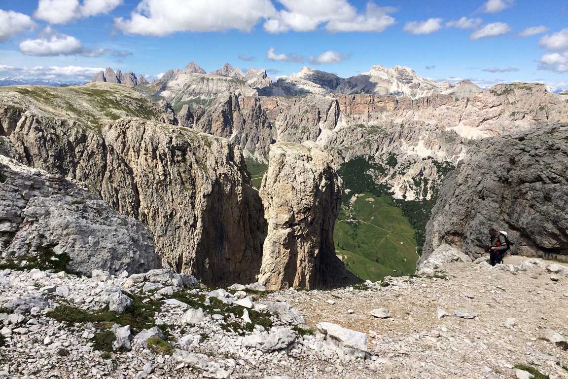 Bertour: Blick über die Dolomiten im Sommer