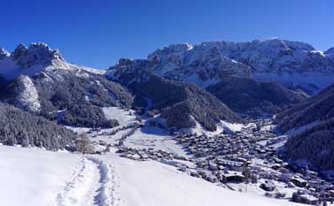 Ski-In Ski-Out b&b hotel on the ski slopes Selva Val Gardena Sella Ronda Dolomites